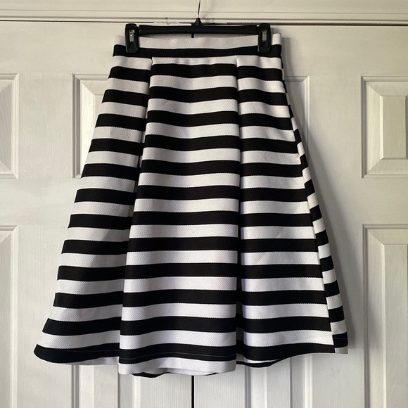 Haute Monde Dresses & Skirts - Haunte Monde black and white striped skirt
